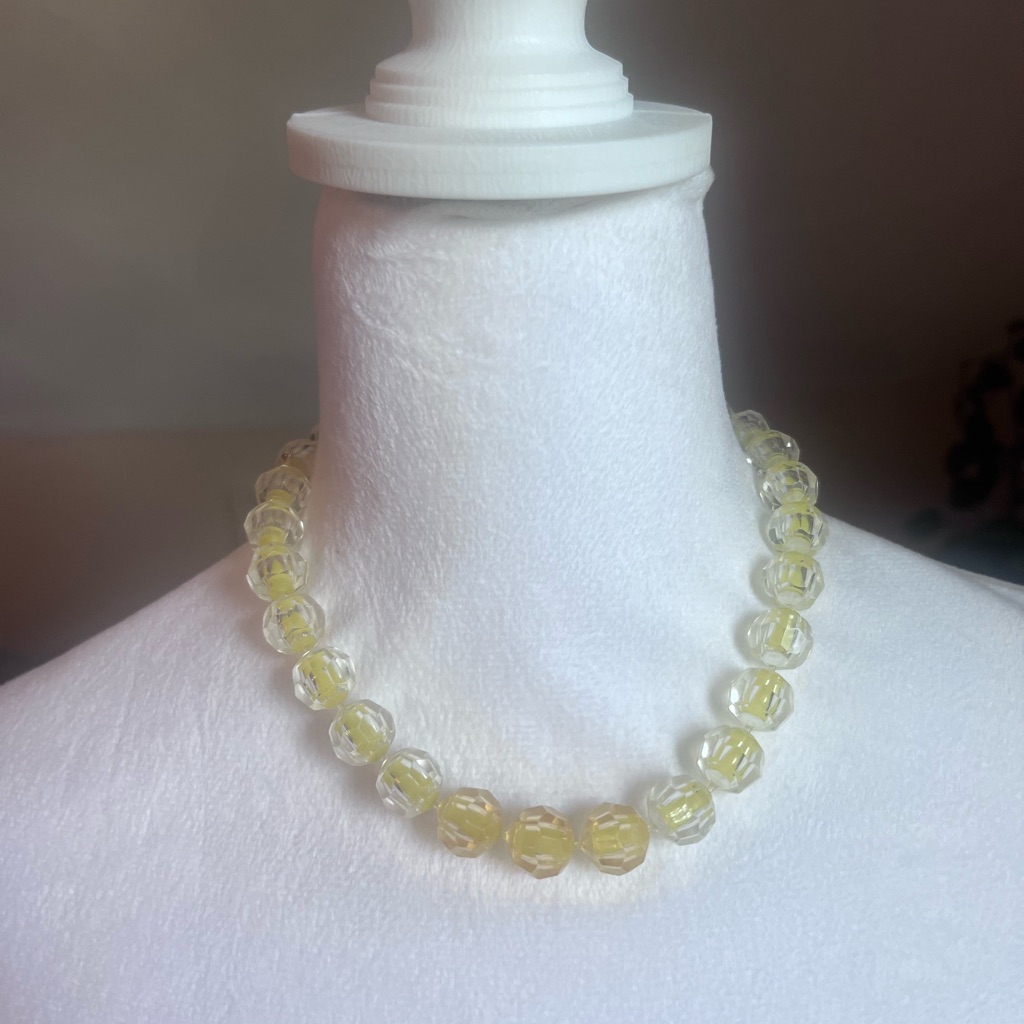 Richelieu Crystelle Poppit Necklace